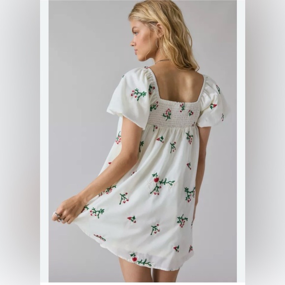 Daisy Street Embroidered Floral Puff Sleeve Babydoll Mini Dress size S - Picture 3 of 10